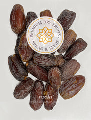  Sourced from the finest date palms, these Medjoul dates are revered for their plumpness, moist texture, and natural sweetness