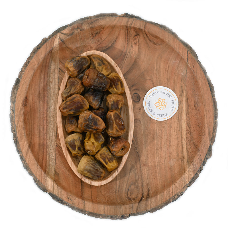 Sukkari dates are a type of date fruit that is known for its soft, tender texture and sweet, honey-like flavor. They are grown primarily in Saudi Arabia