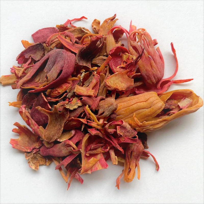 Buy mace online has a unique spicy-sweet taste and is used to flavor food both locally and commercially. Mace/ Premium Javitri is dried and wrapped tightly around the nutmeg kernel.